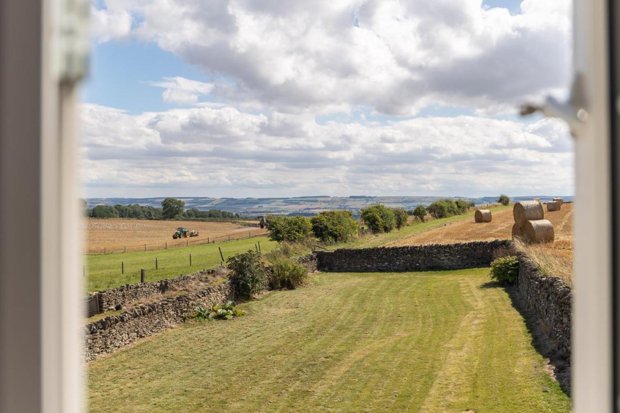 Luxury Farmhouse With Stunning Views And Hot Tub Ebberston Kültér fotó