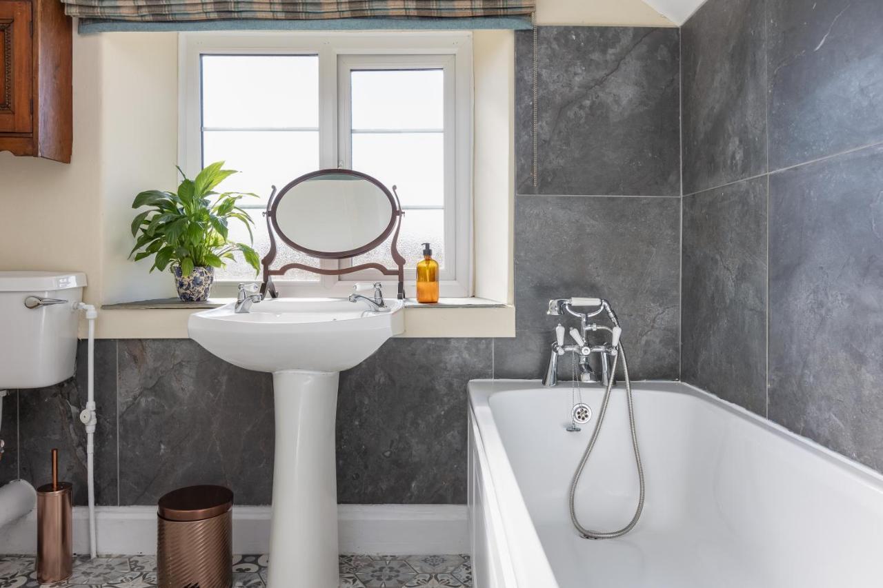 Luxury Farmhouse With Stunning Views And Hot Tub Ebberston Kültér fotó